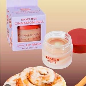 💋 Cinnamon Roll Lip Mask Trader Joe’s NWT
